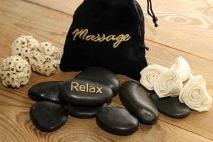 Hot-Stone Massage I ThaiMoonSpa Massage Leipzig